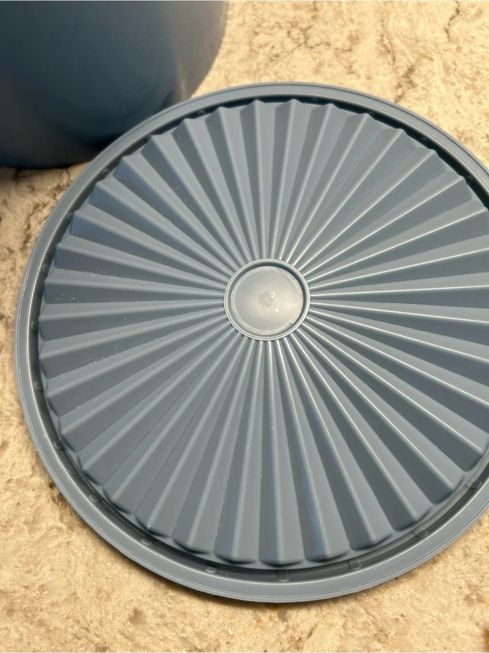 Tupperware blue canister-like new $9